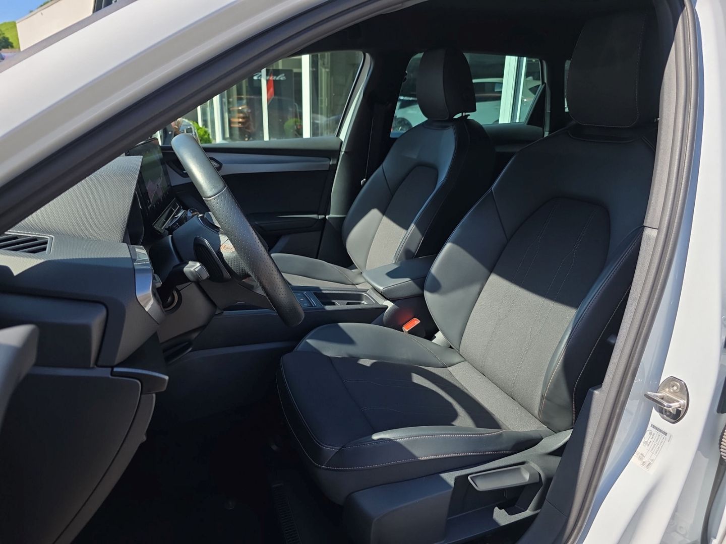 Cupra Leon Sportstourer 1.5 eTSI - Samsaru's Car Outlet