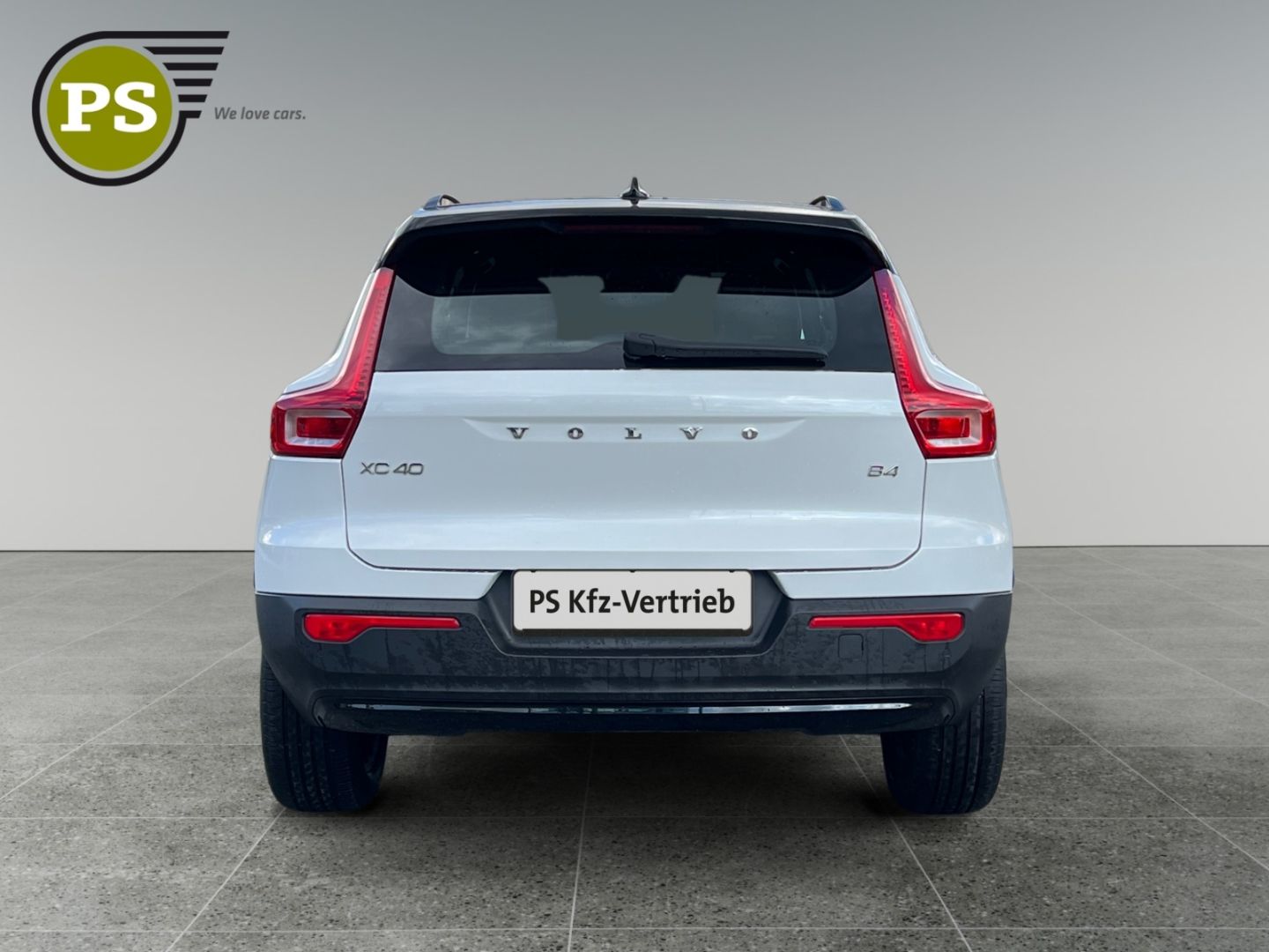 Volvo XC40 Plus Dark 2WD B4 StandHZG AHK El. Panodach