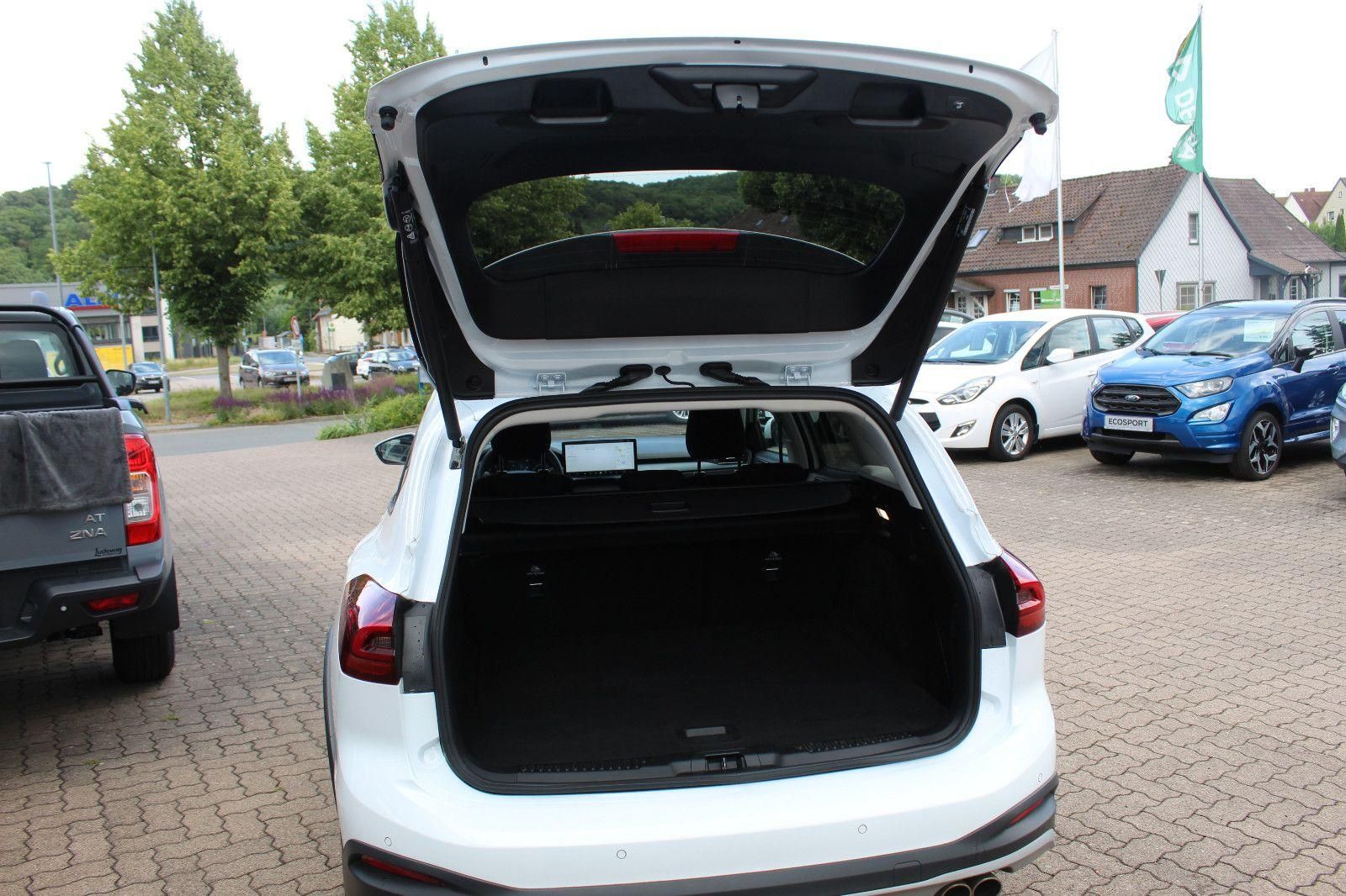 Ford Focus Turnier Active LED Winterpaket Automatik