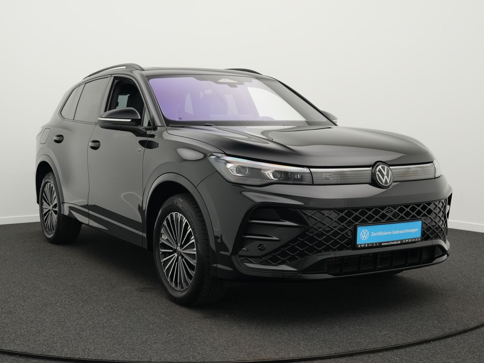 Volkswagen Tiguan R-Line 1.5TSI eHybrid IQ.LIGHT*HARMAN*20"