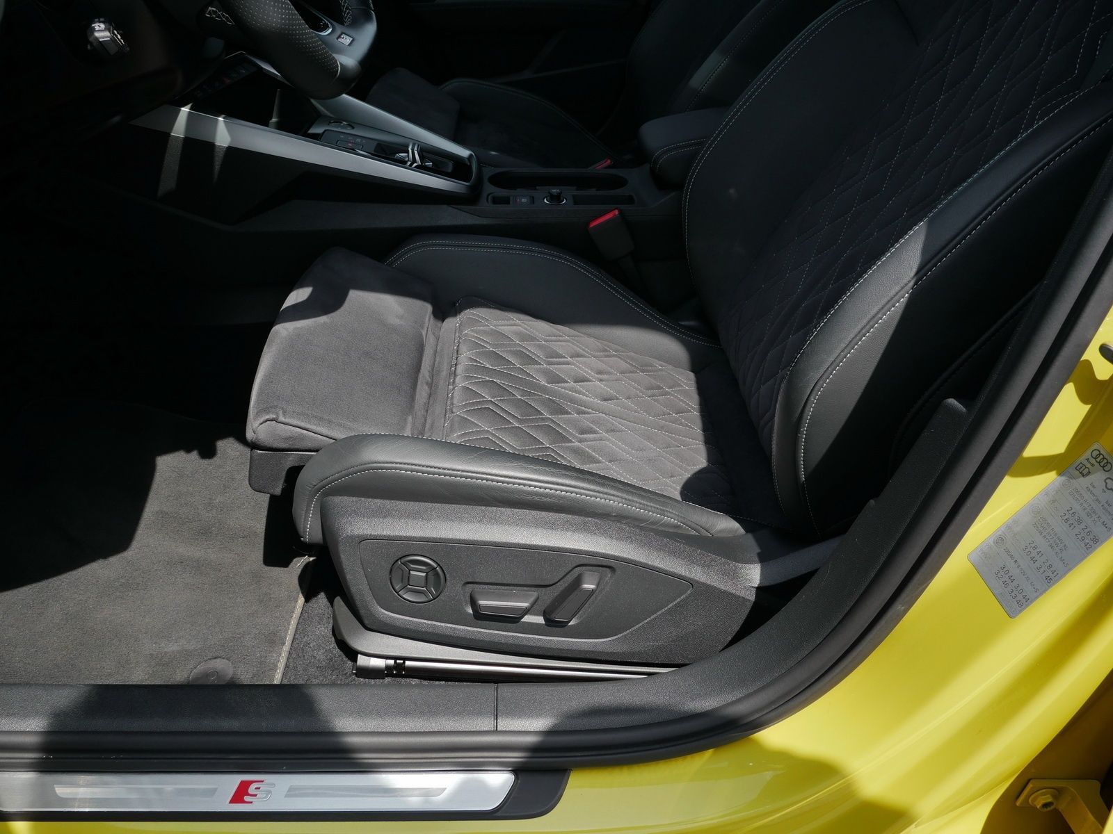 Audi A3 Sportback 40 TFSIe S-line - Samsaru's Car Outlet