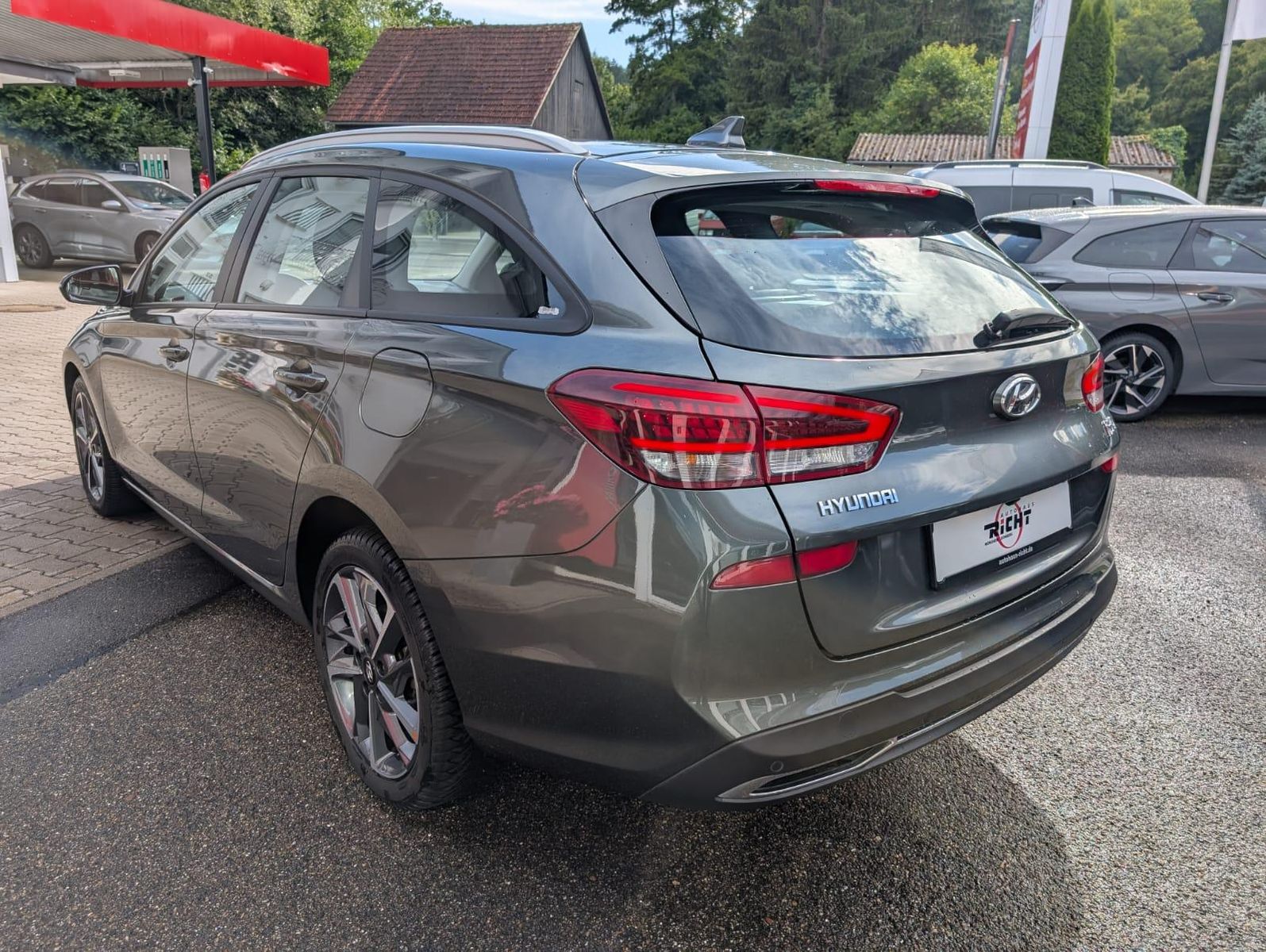 Hyundai i30 1.0 DCT Trend - Samsaru's Car Outlet