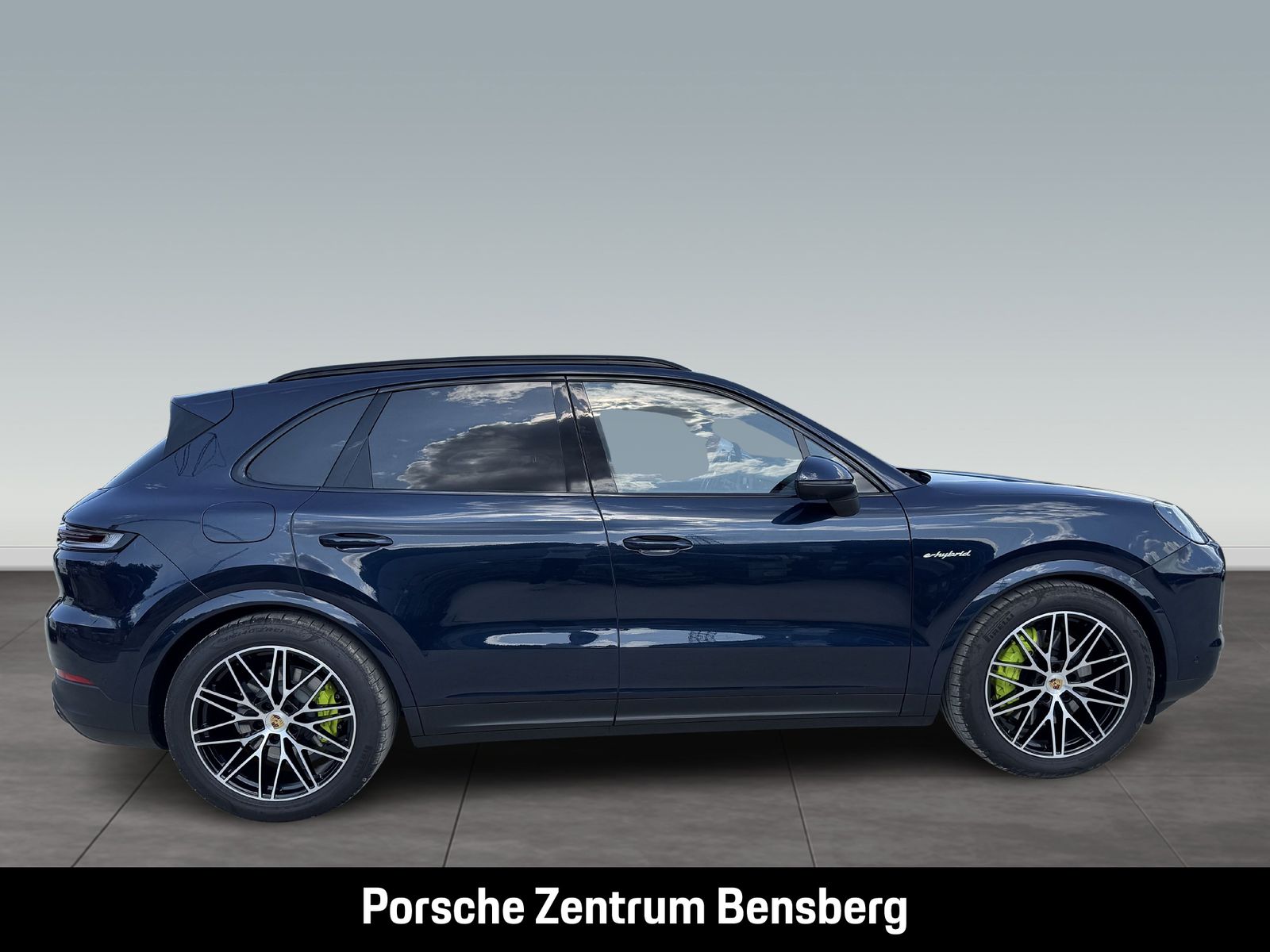 Porsche Cayenne E-Hybrid AHK Pano HUD Matrix SurroundVie