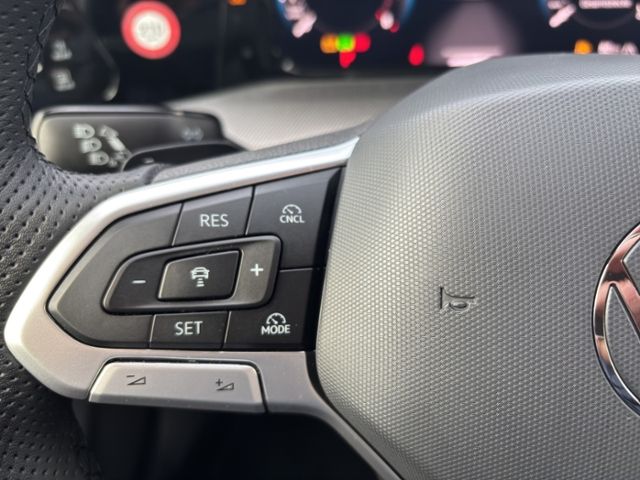Volkswagen Golf VIII 1.5 eTSI R-Line LED+/App/ACC/360°