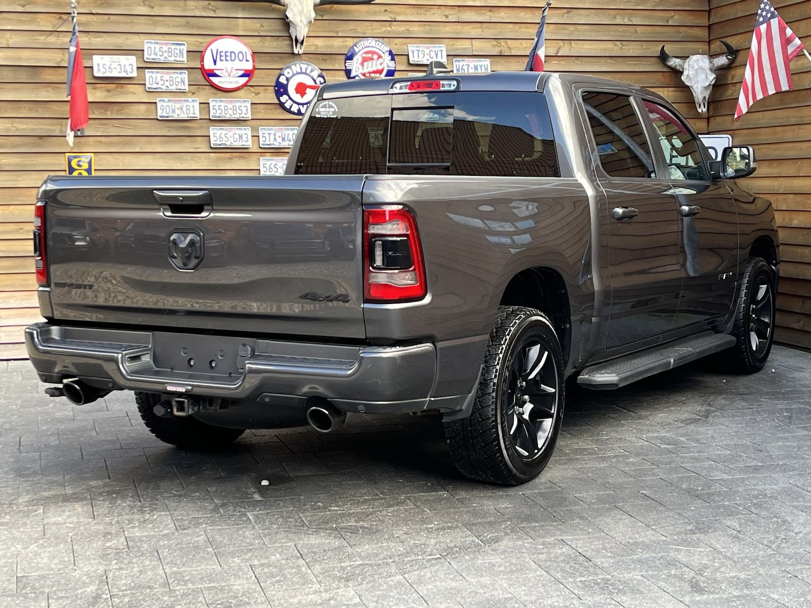 Dodge RAM 1500 SPORT 5,7L Pano 4x4 LPG 12´´ Navi AHK