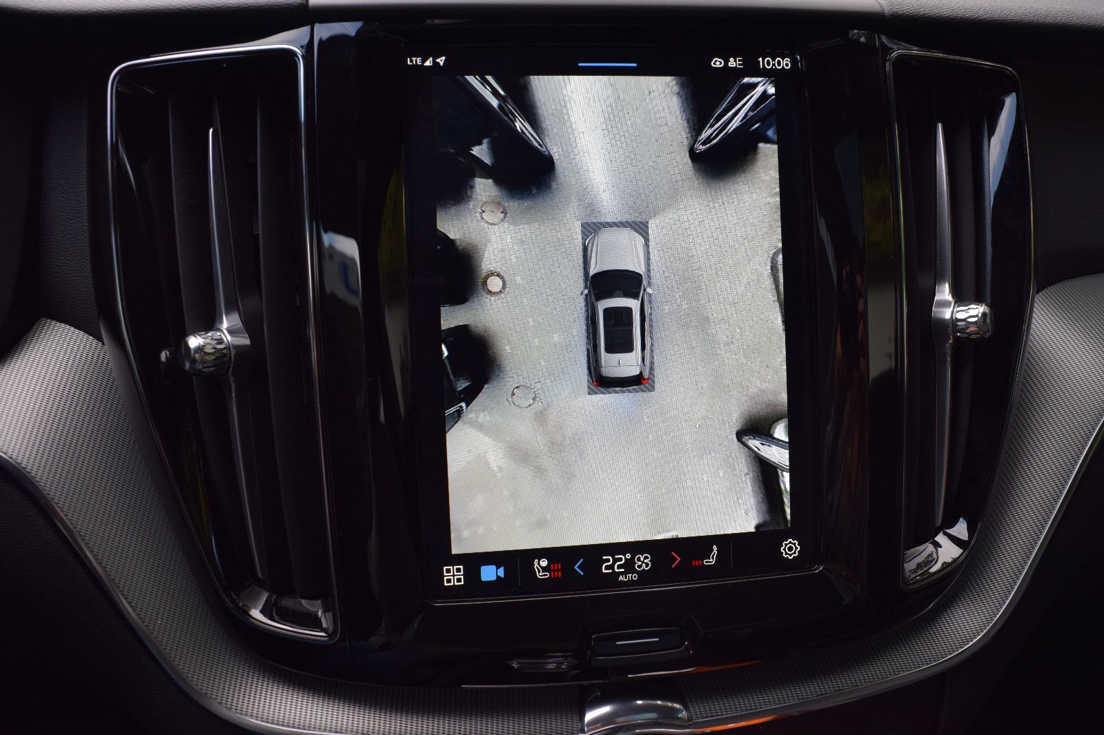 Volvo XC60 T6Plus Black Edition,AHK,Pano,360°K,H&K,21"