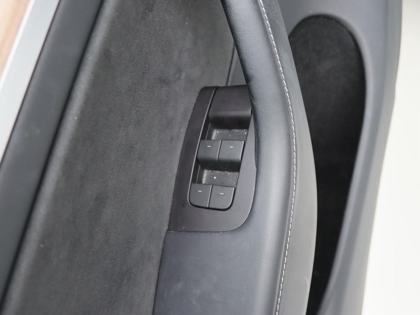 Tesla Model Y Long Range AWD 75kWh 351pk 93,7% SoH AMD