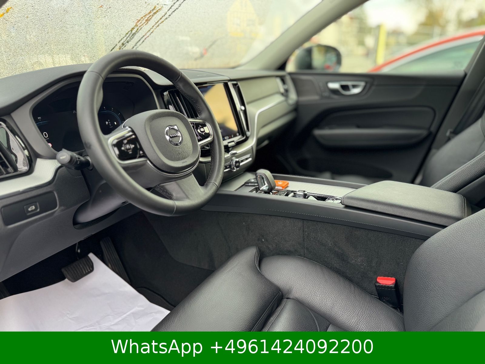 Volvo XC60 Plus Dark AWD AHK|KAMERA|H&K