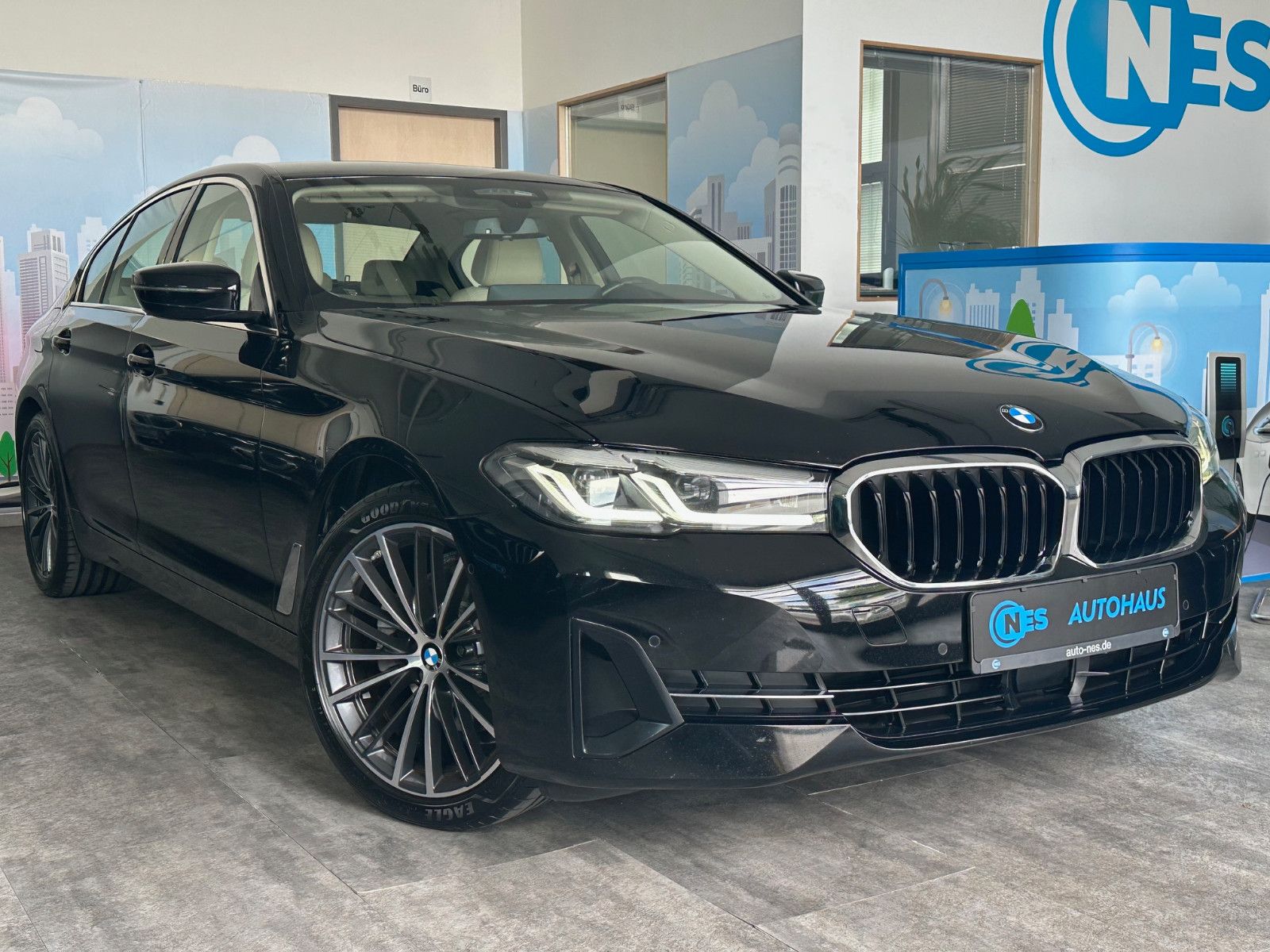 BMW 520d xDr *ACC*DRIVING*4-ZONEN KL.*KAM*HiFi*LEDER