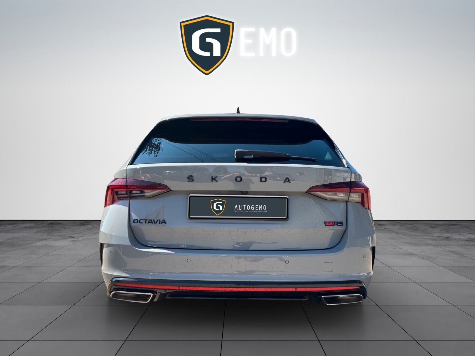 Skoda Octavia Combi RS - Samsaru's Car Outlet