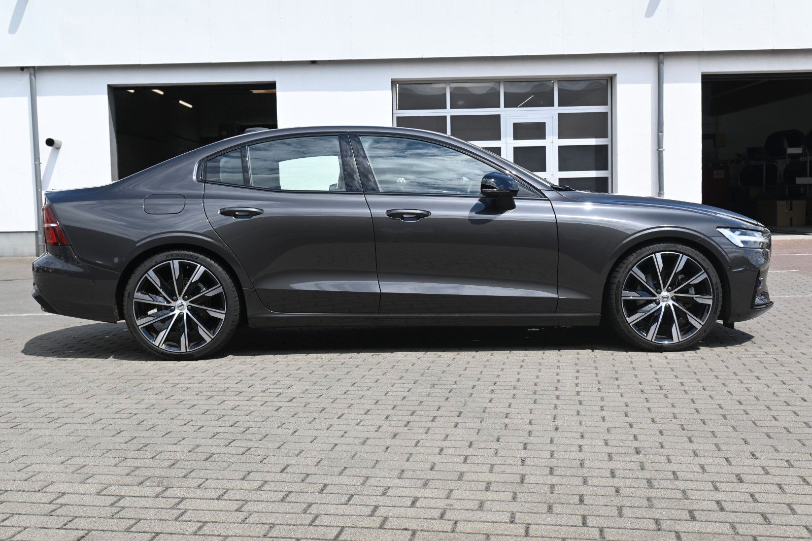 Volvo S60 B4 Benzin Plus Dark*PANO*STHZG*360°*H&K*