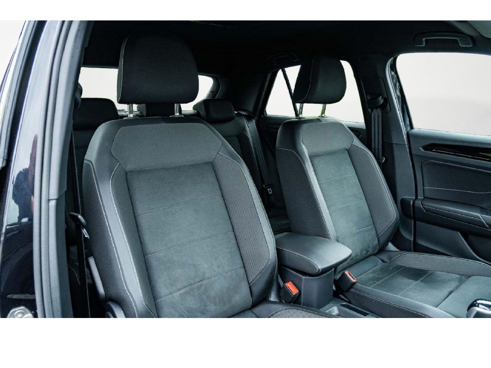Volkswagen T-Roc R-Line 1.5 TSI DSG - Samsaru's Car Outlet
