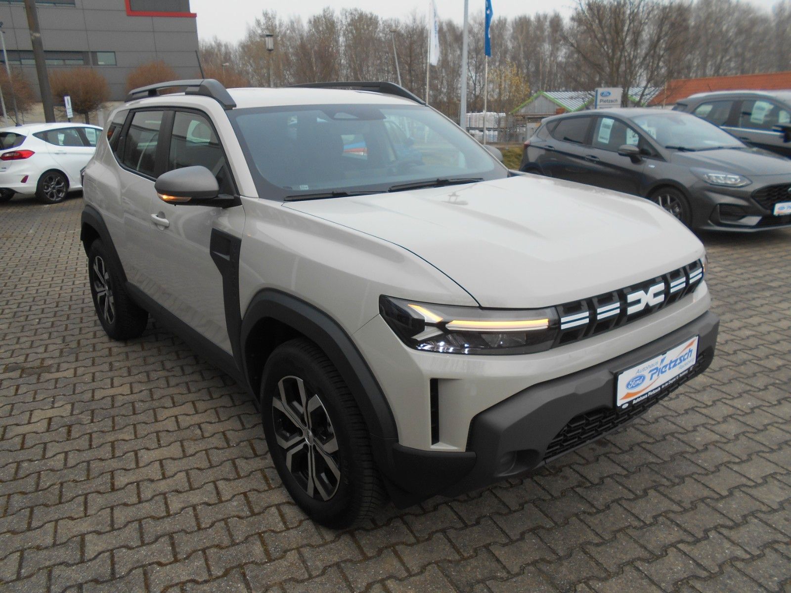 Dacia Duster III TCe 130 Expression 4x4 - Samsaru's Car Outlet