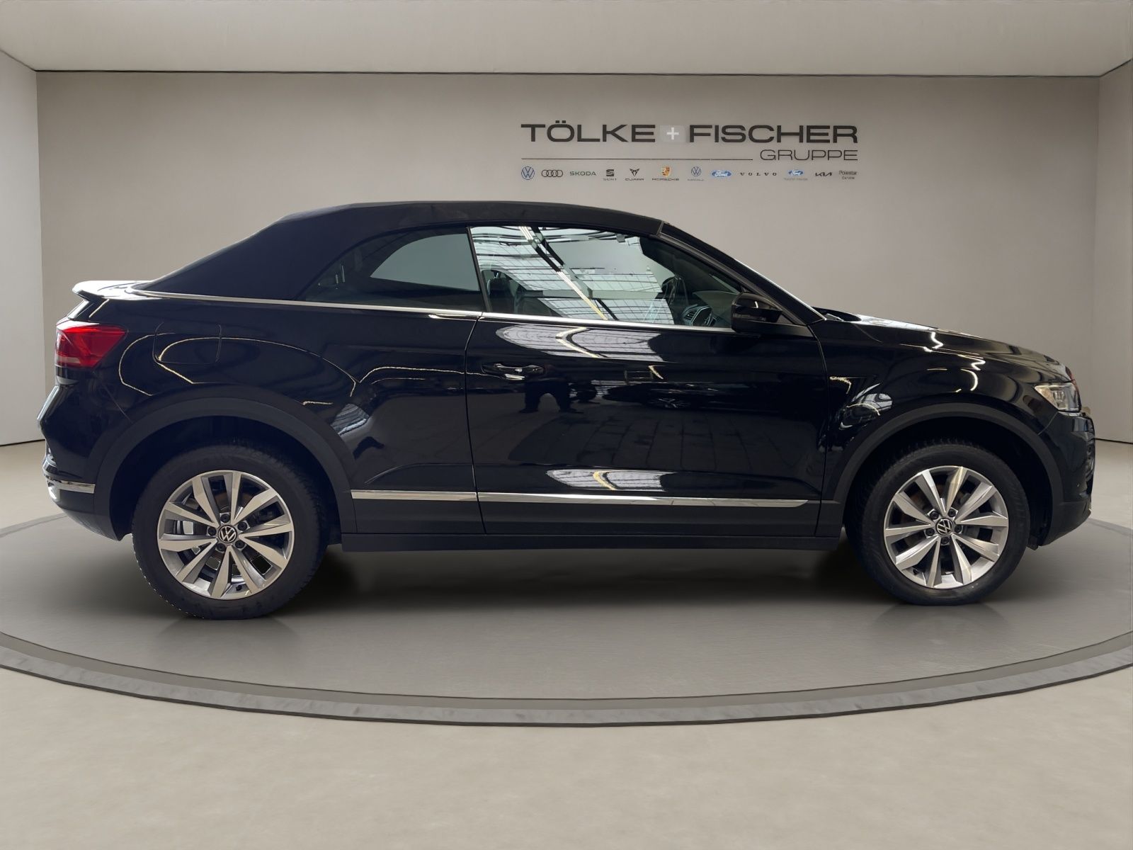 Volkswagen T-Roc 1.5 TSI Style - Samsaru's Car Outlet