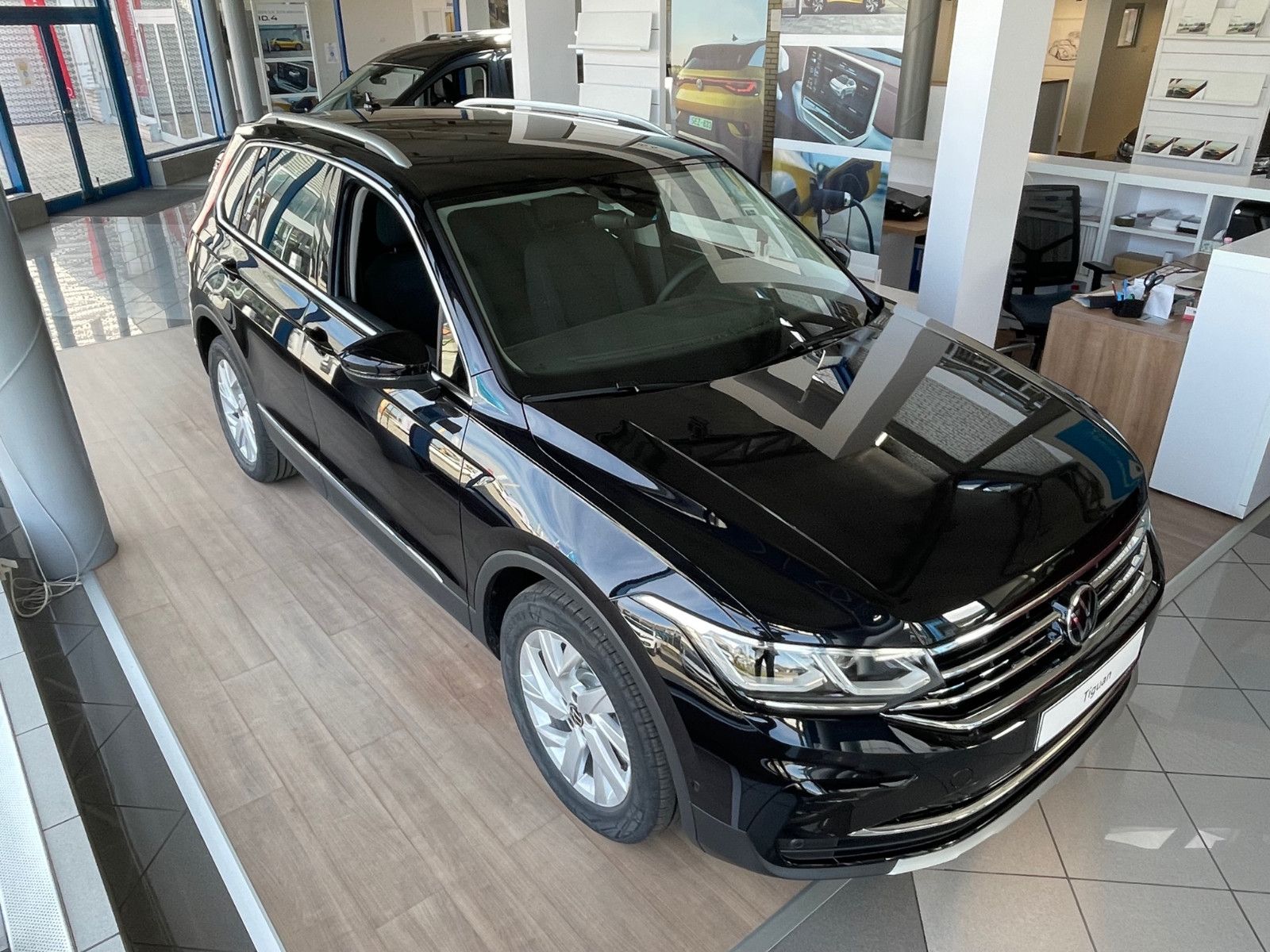 Volkswagen Tiguan  eHybrid TSI DSG Elegance AHK Matrix Pano