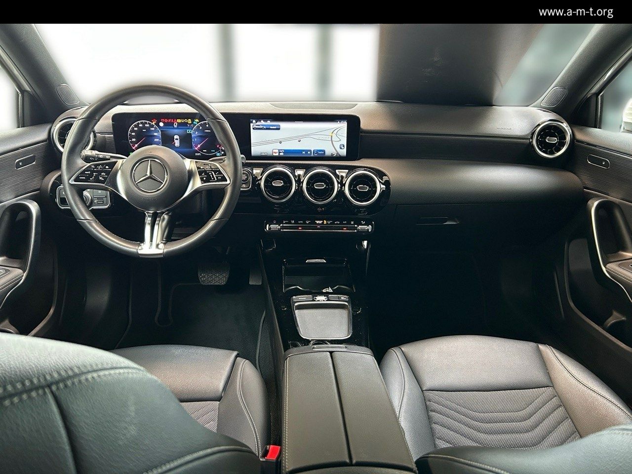 Mercedes-Benz A 200 Progressive Line - Samsaru's Car Outlet