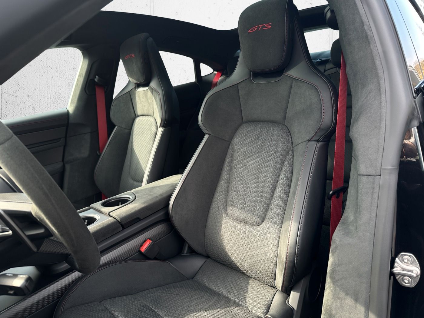 Porsche Taycan GTS PANO Soft-Close HEAD-Up