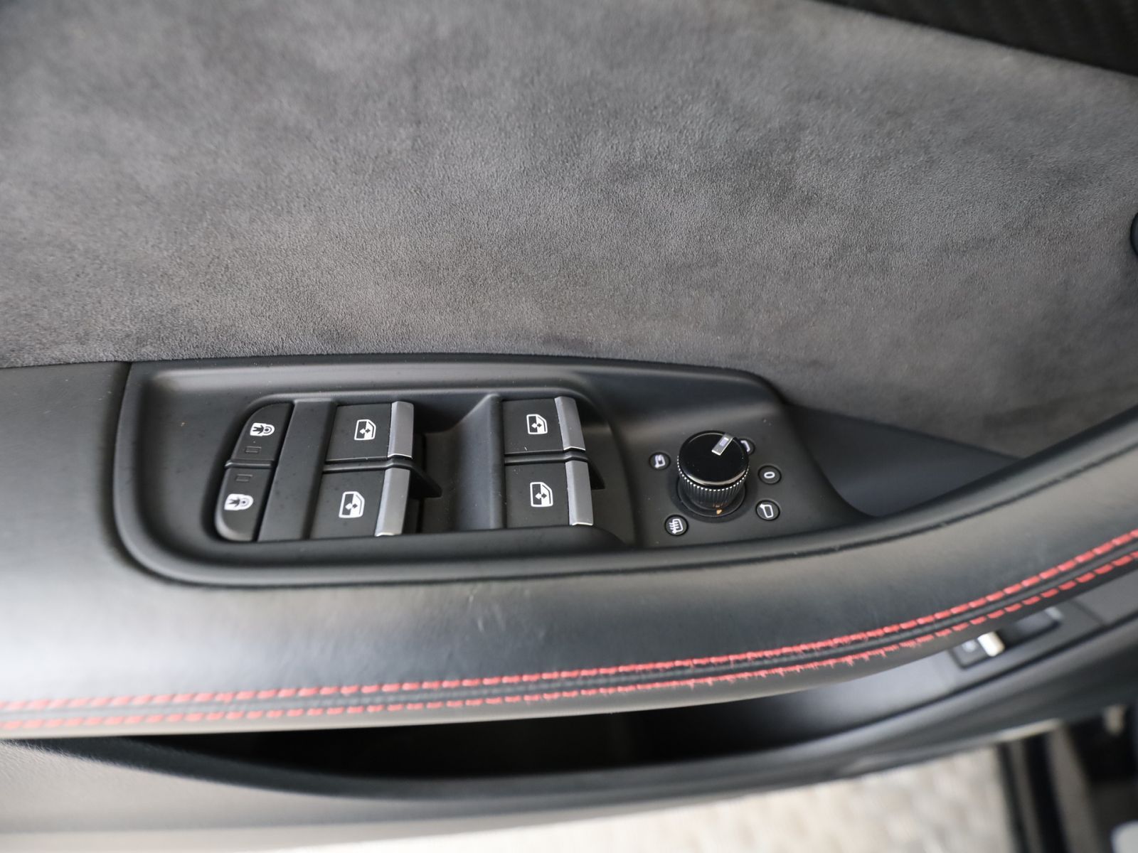 Audi RS Q8 4.0 TFSI quattro *Pano*Matrix*RFK*B&O*LUFT