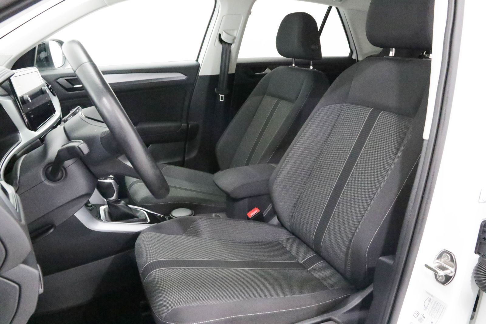 Volkswagen T-ROC 1.5 TSI DSG Life - Samsaru's Car Outlet