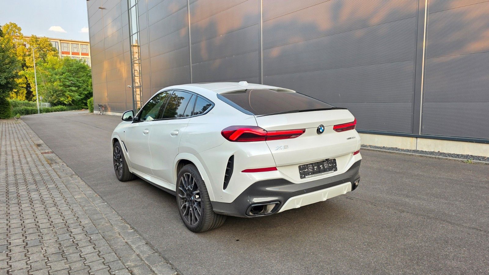 BMW X6 30d M - Samsaru's Car Outlet