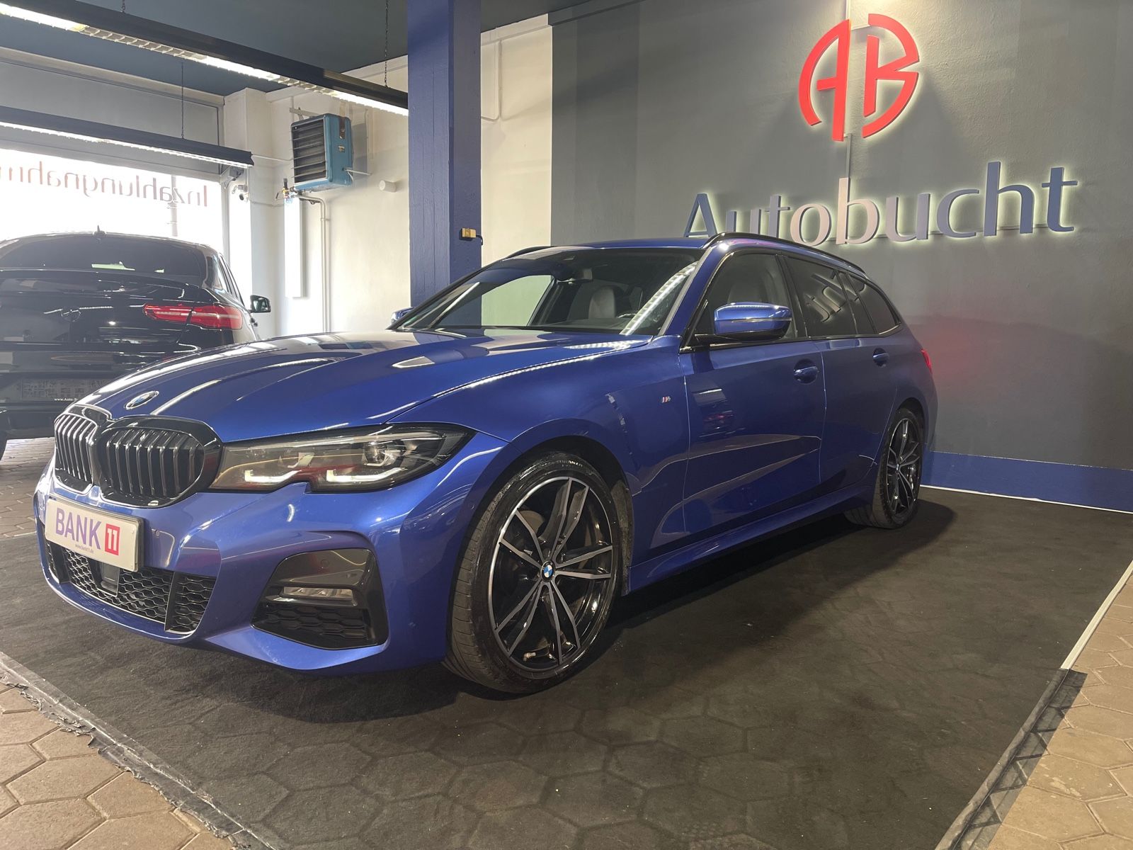 BMW 320d Touring xDrive M Sport - Samsaru's Car Outlet