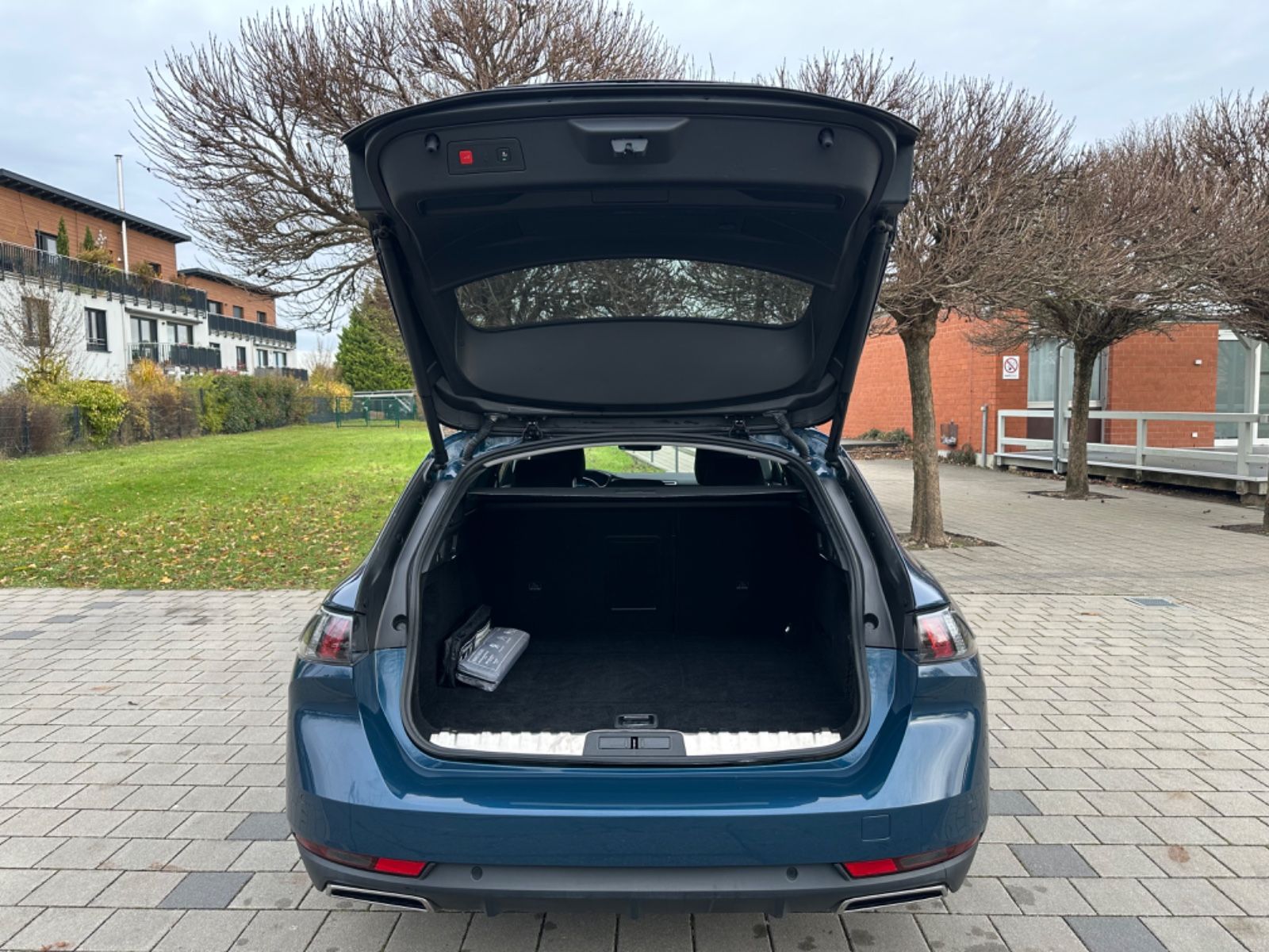 Peugeot 508 SW Allure - Samsaru's Car Outlet