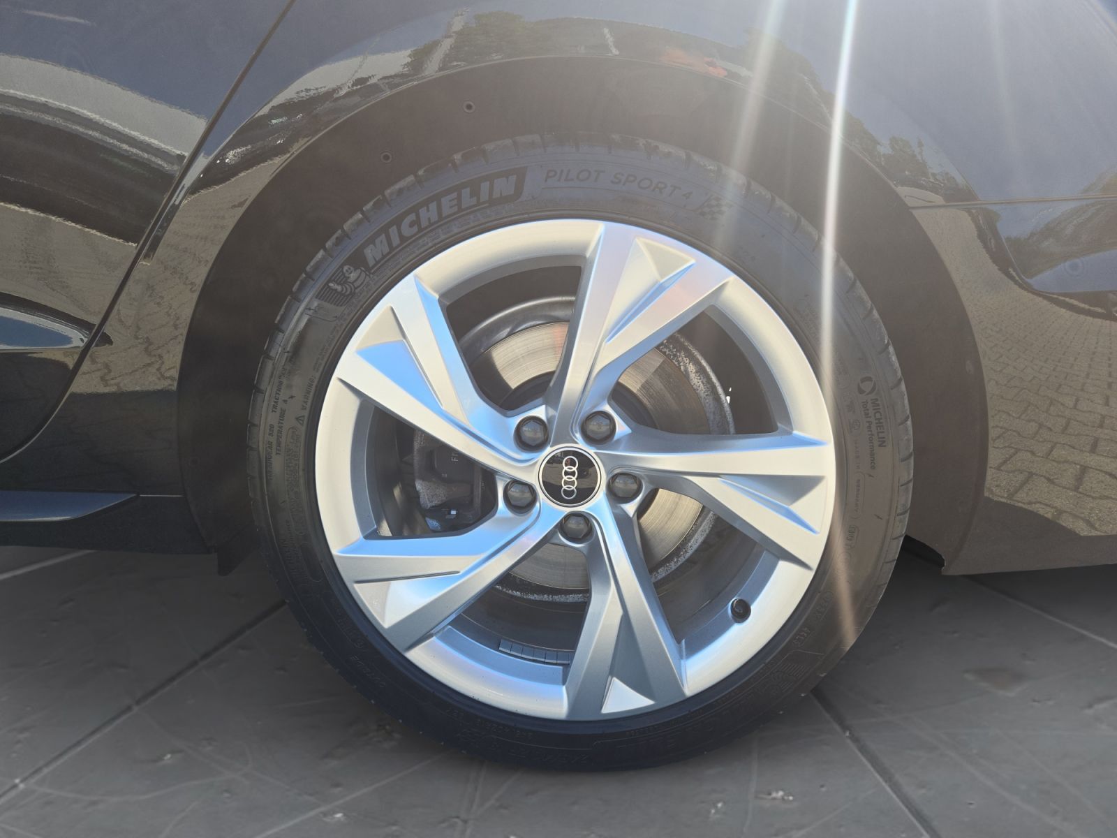 Audi A4 Avant S line 40 TDI qu. S tronic - Samsaru's Car Outlet