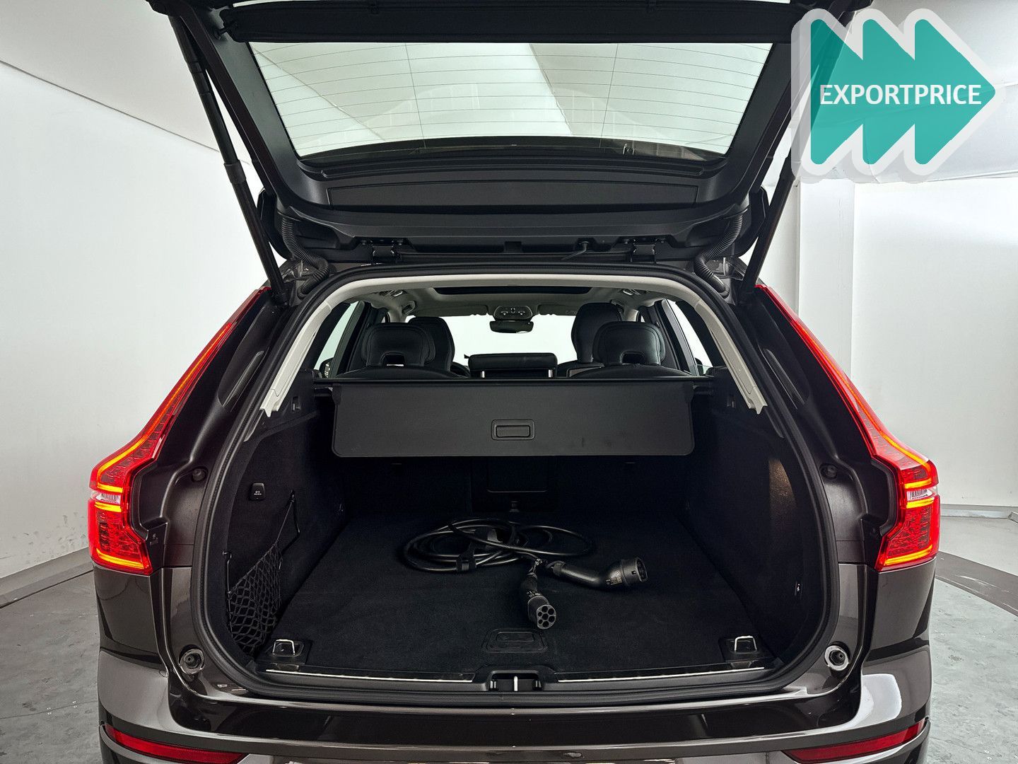 Volvo XC60 T6 Plug-in hybrid AWD Plus Dark | panorama