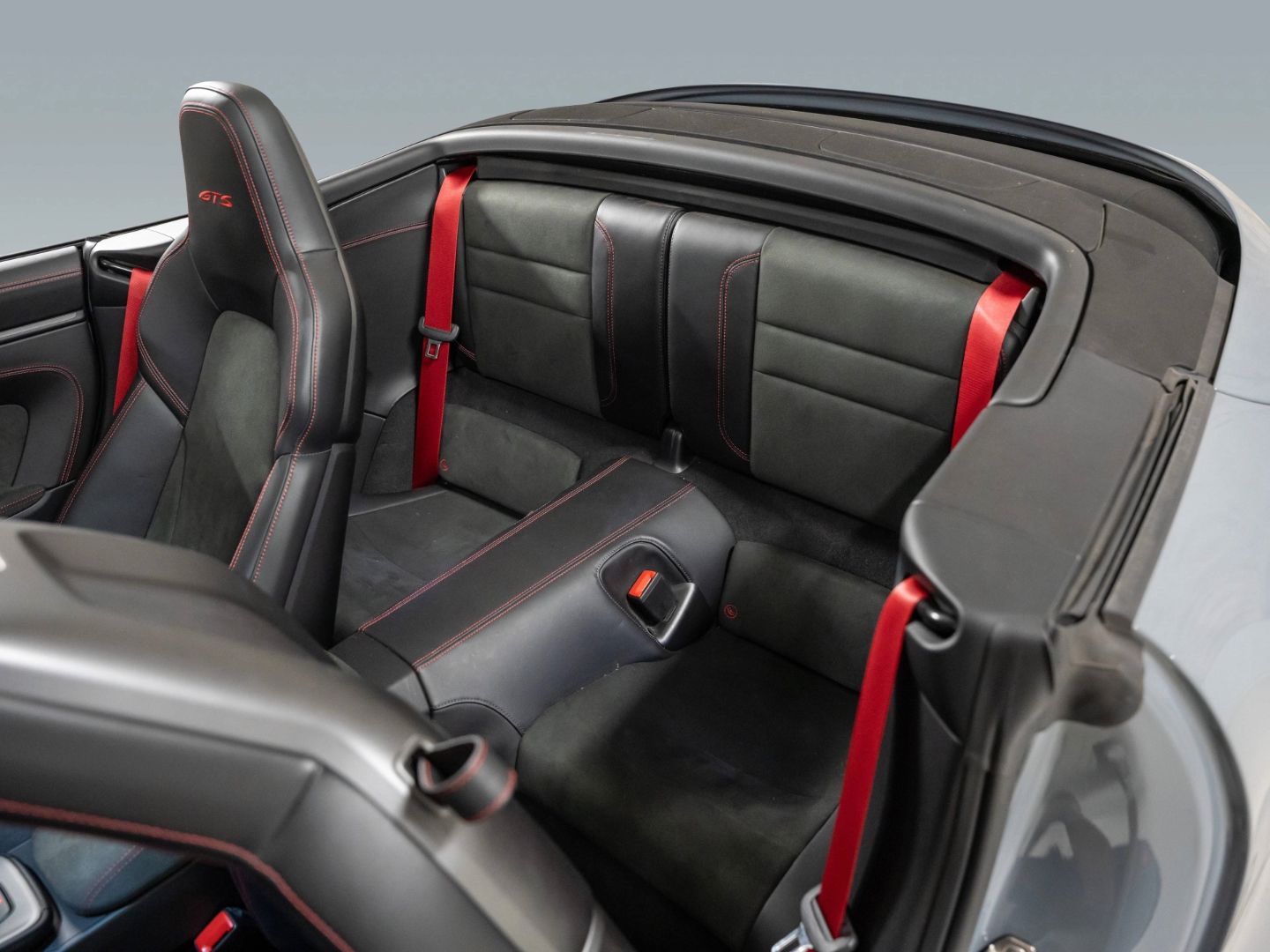 Porsche 992 Carrera 4 GTS Cabriolet InoDrive Burmester