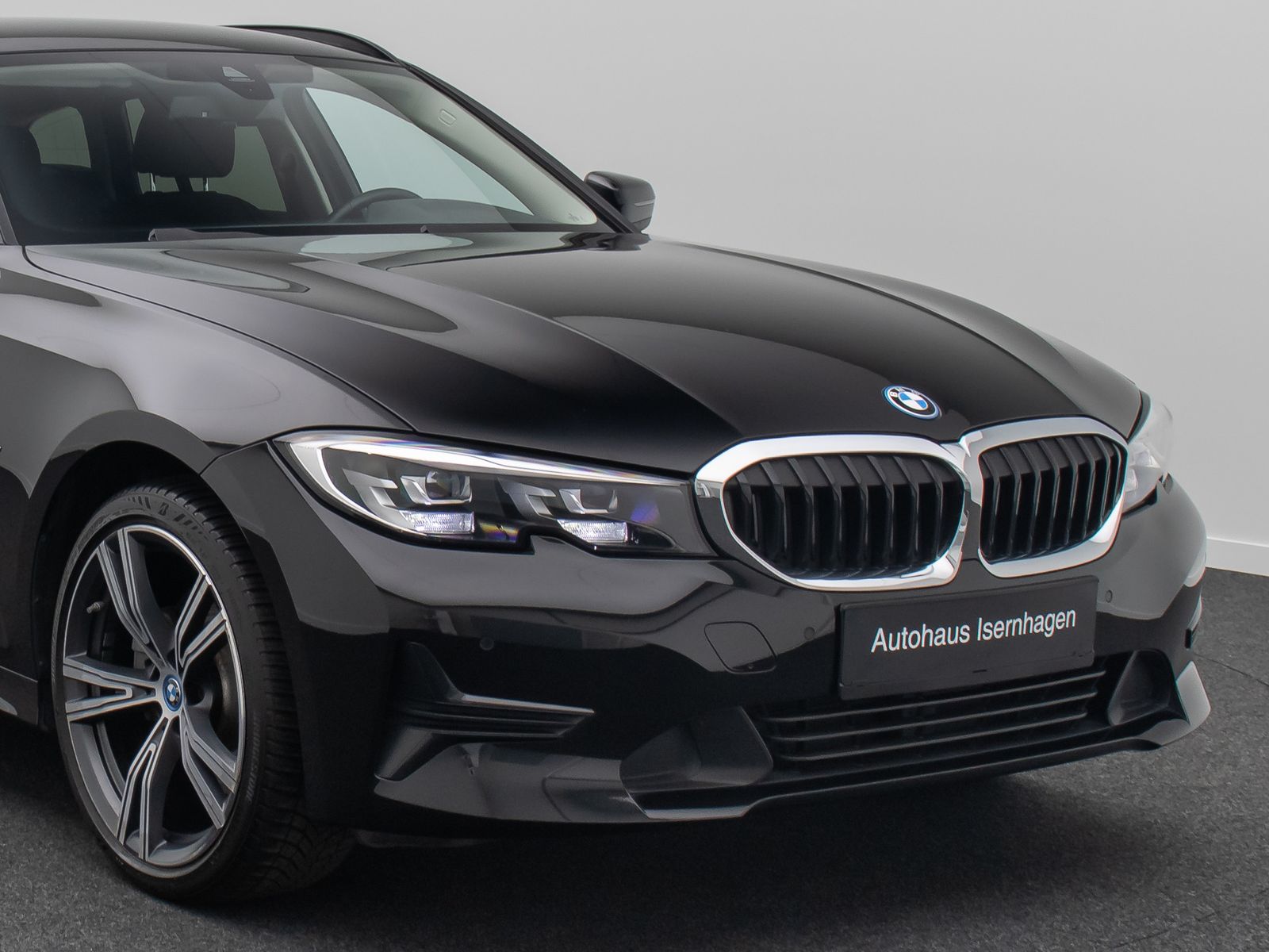 BMW 320e - Samsaru's Car Outlet