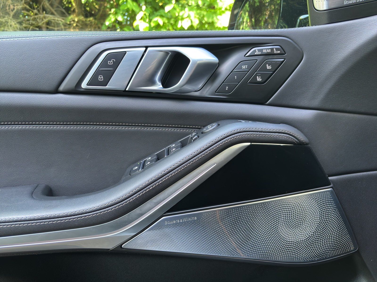 BMW X7 xDrive40d MSportpaket PRO AHK | Kristallschei