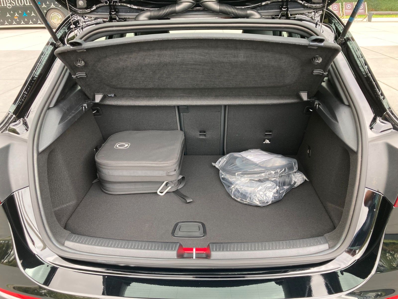 Mercedes-Benz A 250 e - Samsaru's Car Outlet