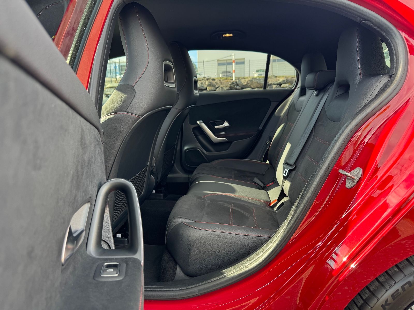 Mercedes-Benz A -Klasse 200 AMG-Line - Samsaru's Car Outlet