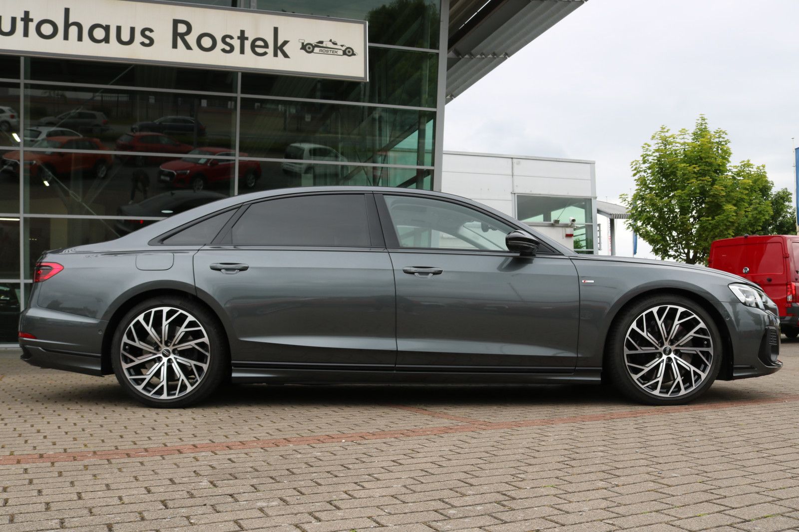 Audi A8 L 60 TFSI S line - Samsaru's Car Outlet