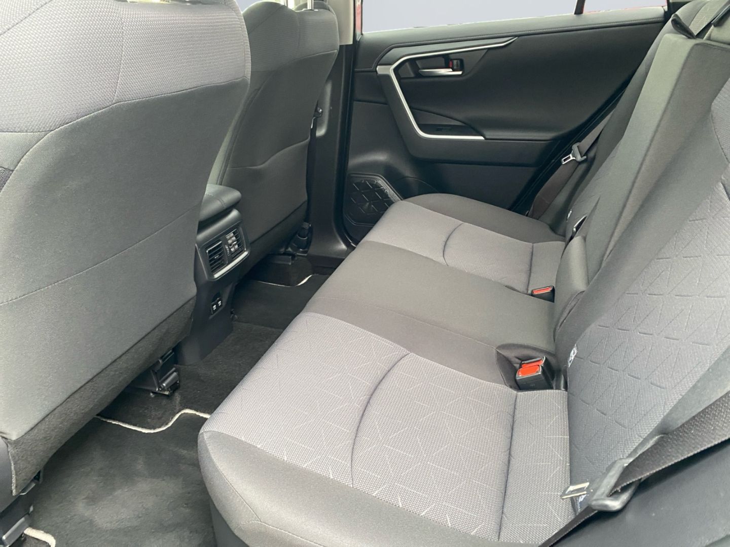 Toyota RAV 4 2.5 4x4 Hybrid - Samsaru's Car Outlet
