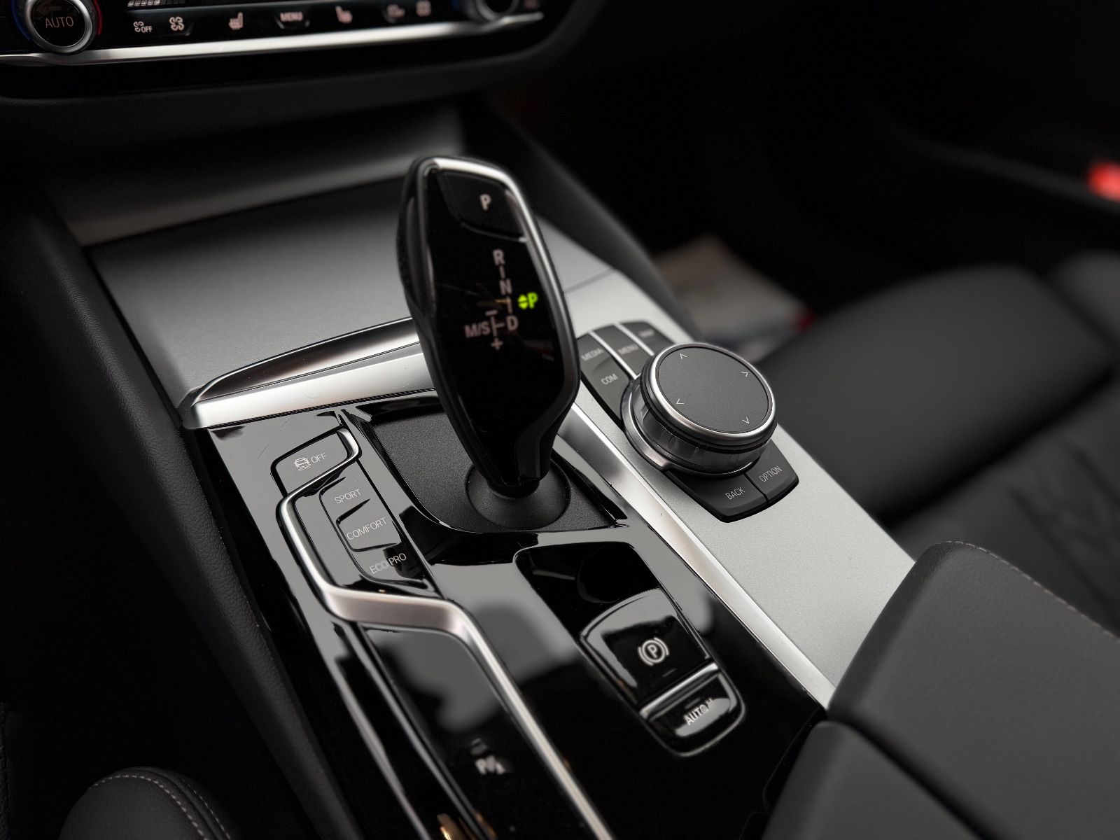 BMW 520D XDRIVE AUT.*LED*AHK*ACC*