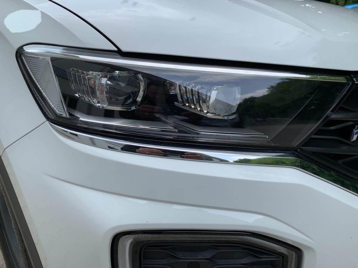 Volkswagen T-Roc 2.0 TSI 4M DSG R-LINE - Samsaru's Car Outlet