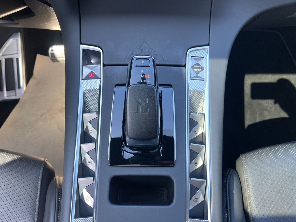 DS Automobiles DS 7 Crossback E-Tense 300 4x4 Louvre