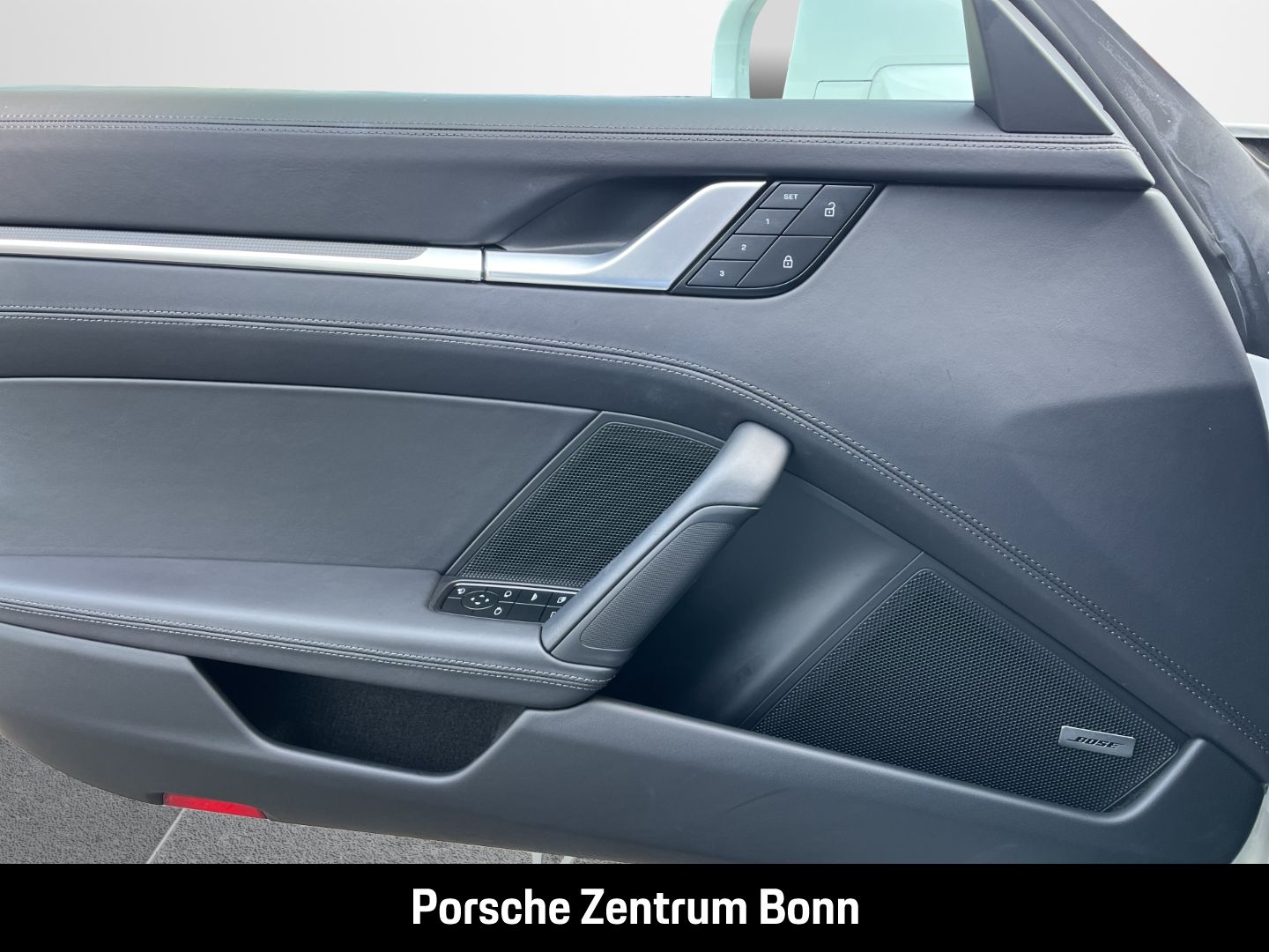 Porsche 992 911 Carrera 4S Cabriolet InnoDrive BOSE