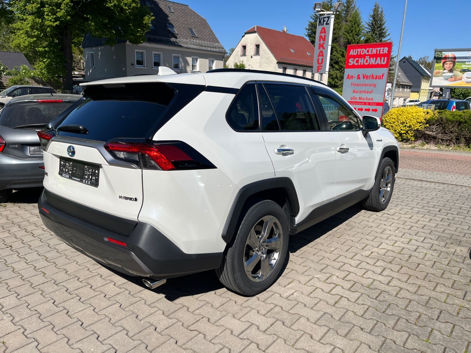 Toyota RAV 4 RAV4 Hybrid 4x4 Lounge - Samsaru's Car Outlet