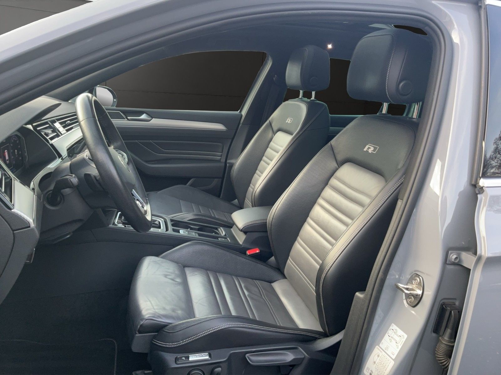 Volkswagen Passat Variant 2.0TDI Elegance 4M DSG R-Line+AHK