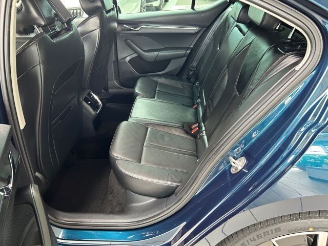 Skoda Octavia 2.0 TDI DSG Style AHK Navi Standheizung