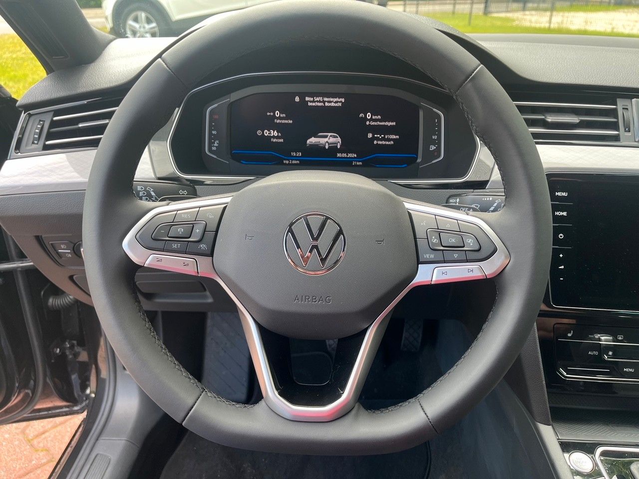 Volkswagen Passat 2.0 TDI DSG - Samsaru's Car Outlet