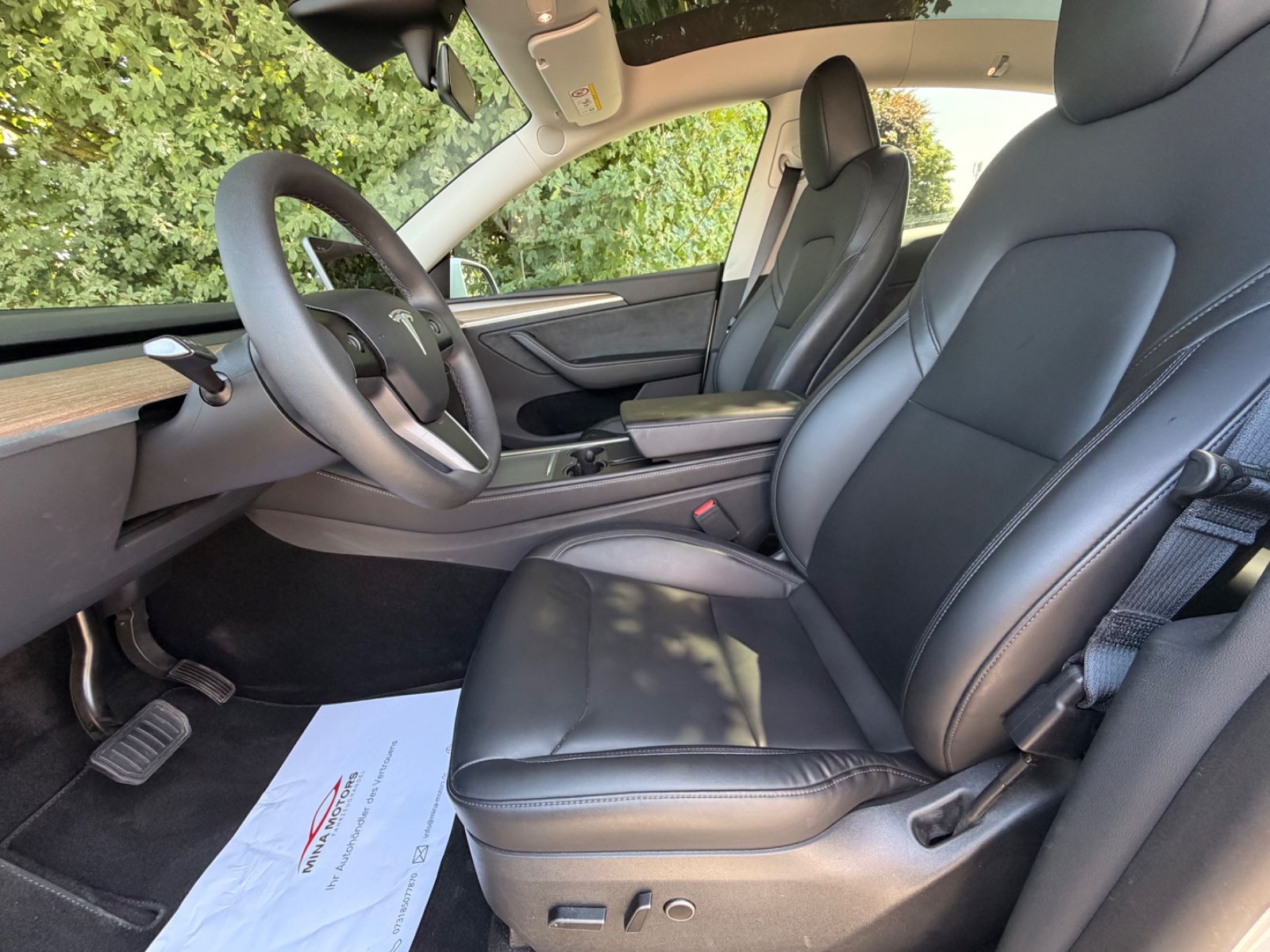 Tesla Model Y Standard Range RWD