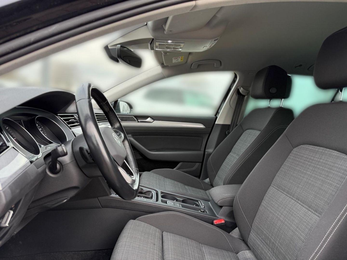 Volkswagen Passat 2.0 TDI DSG - Samsaru's Car Outlet