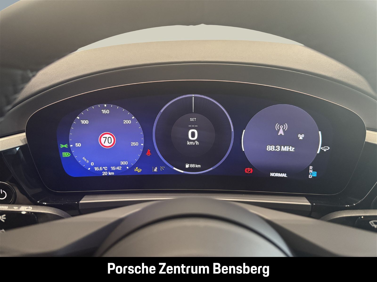 Porsche Macan 4S Electric