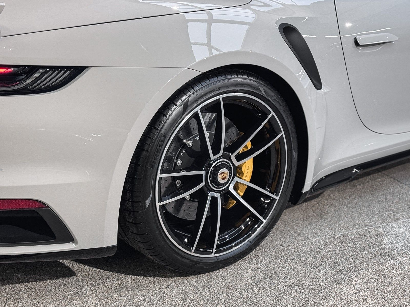 Porsche 911 Turbo S Cabrio AeroKit+Burmester+Carbon
