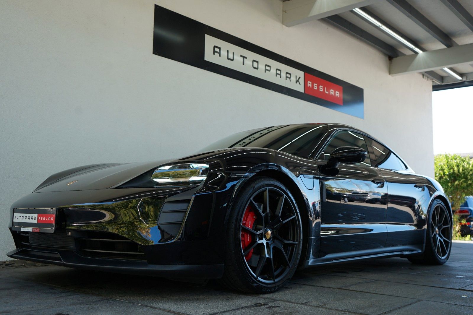 Porsche Taycan GTS BLACK/PANO/P-DISPLAY/MATRIX/360°/21z
