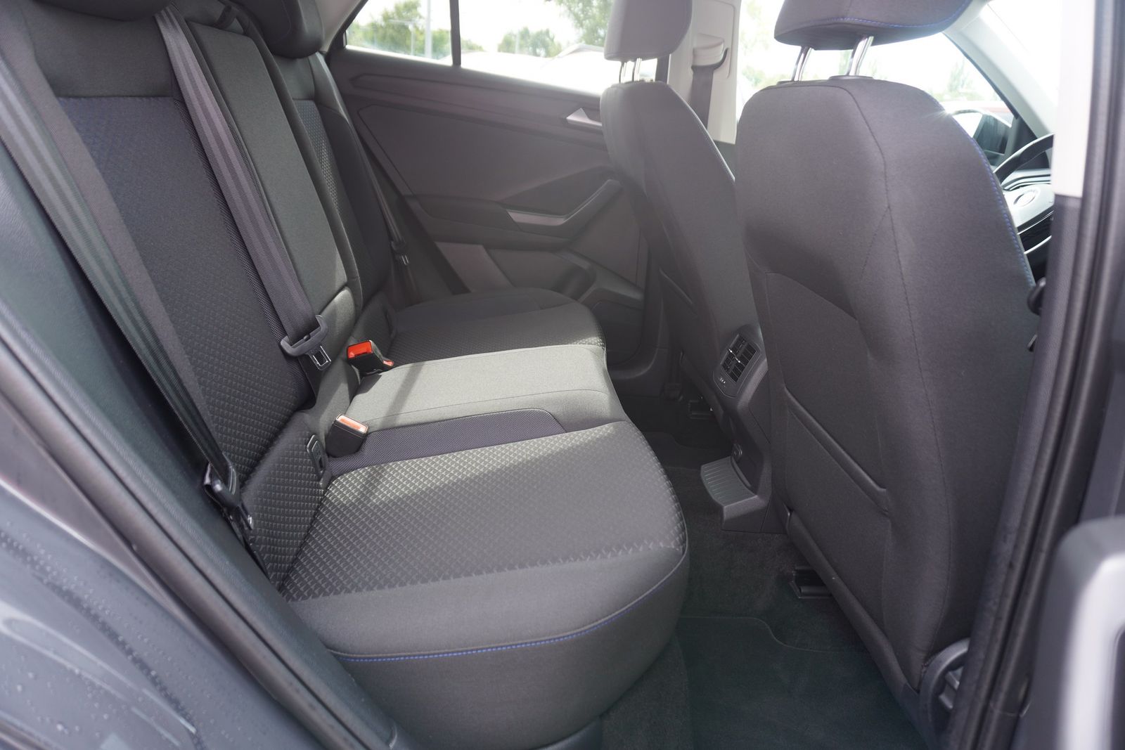 Volkswagen T-Roc 1.5 16V TSI United - Samsaru's Car Outlet