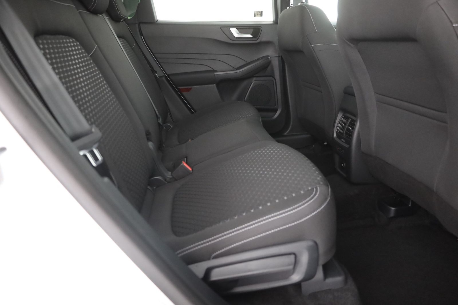 Ford Kuga 1.5 EB Titanium - Samsaru's Car Outlet